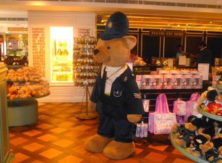 Le nounours policeman, so cute!